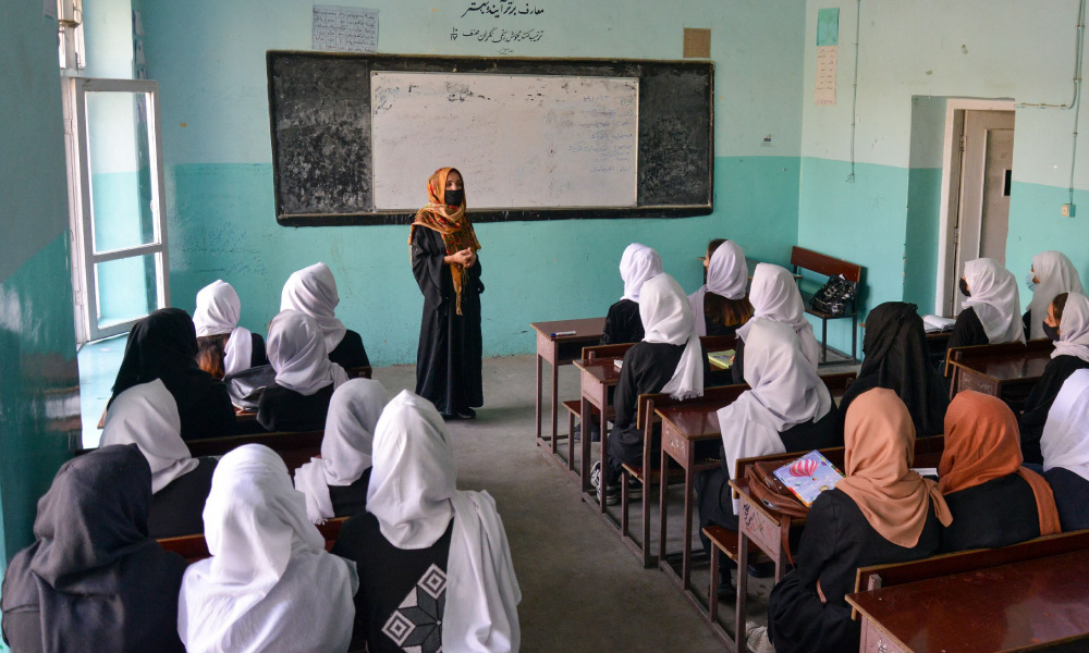 Kerajaan Afghanistan diterajui Taliban benarkan remaja perempuan ambil peperiksaan sekolah
